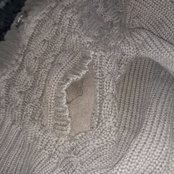 ((Listing#155)) Old Navy Sweater - Picture 7 of 7